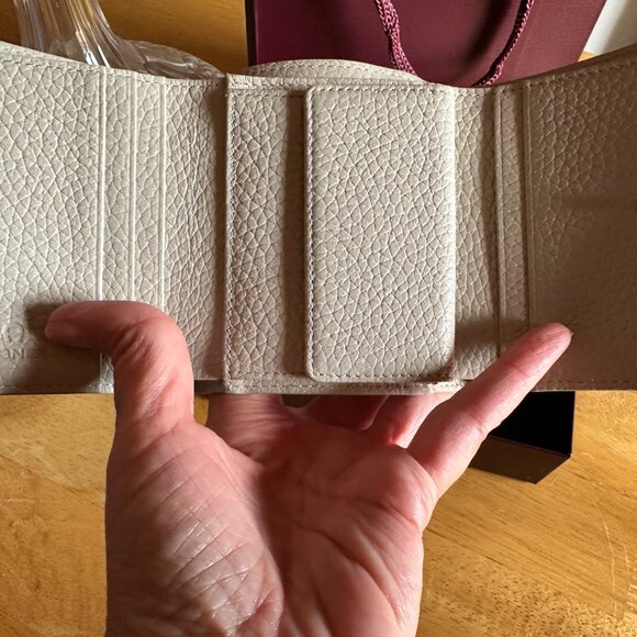 Aigner cream leather wallet - purchased in Cologne Germany - Picture 3 of 5